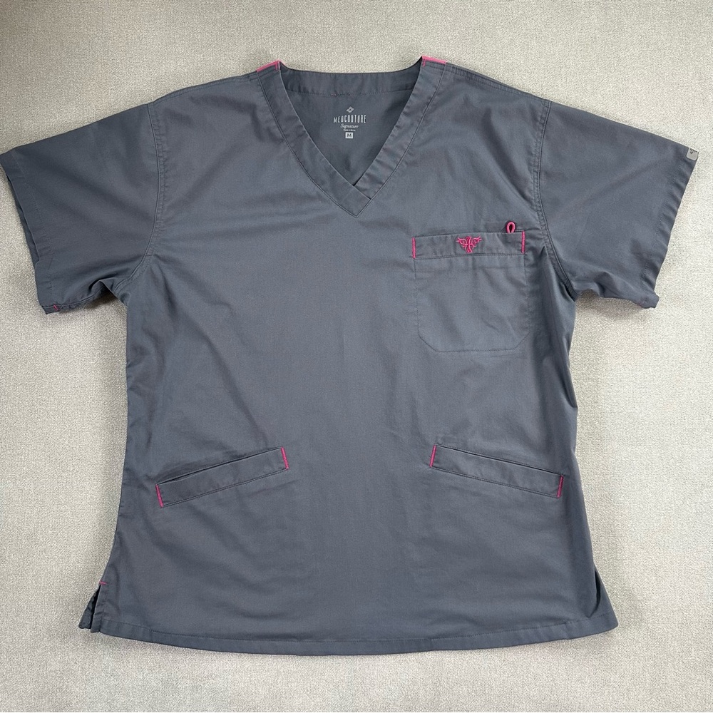 Med Couture V Neck Scrub Top. Medium. Gray.